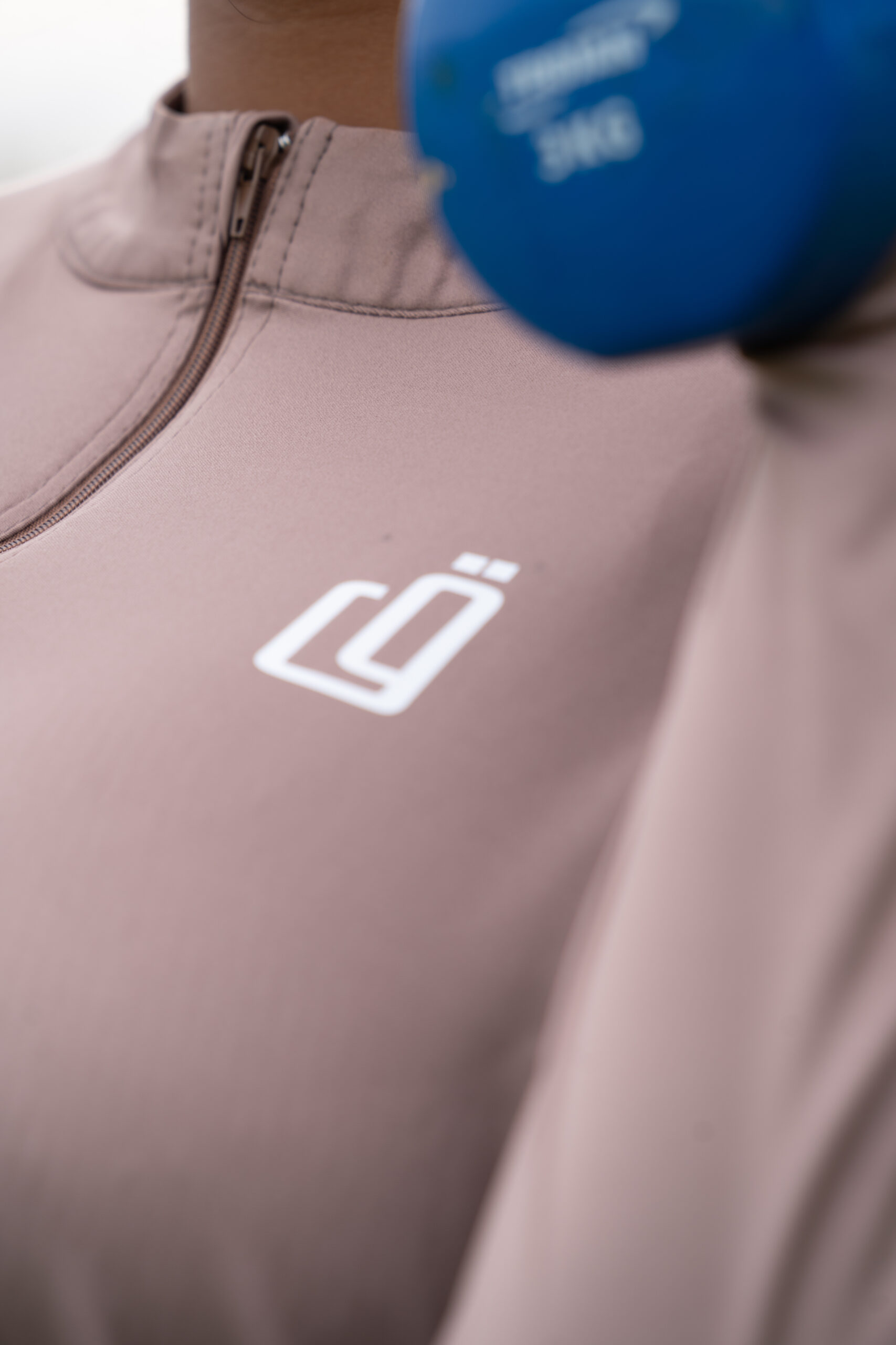 THE ESSENTIAL ACTIVE TOP - Taupe - Image 2